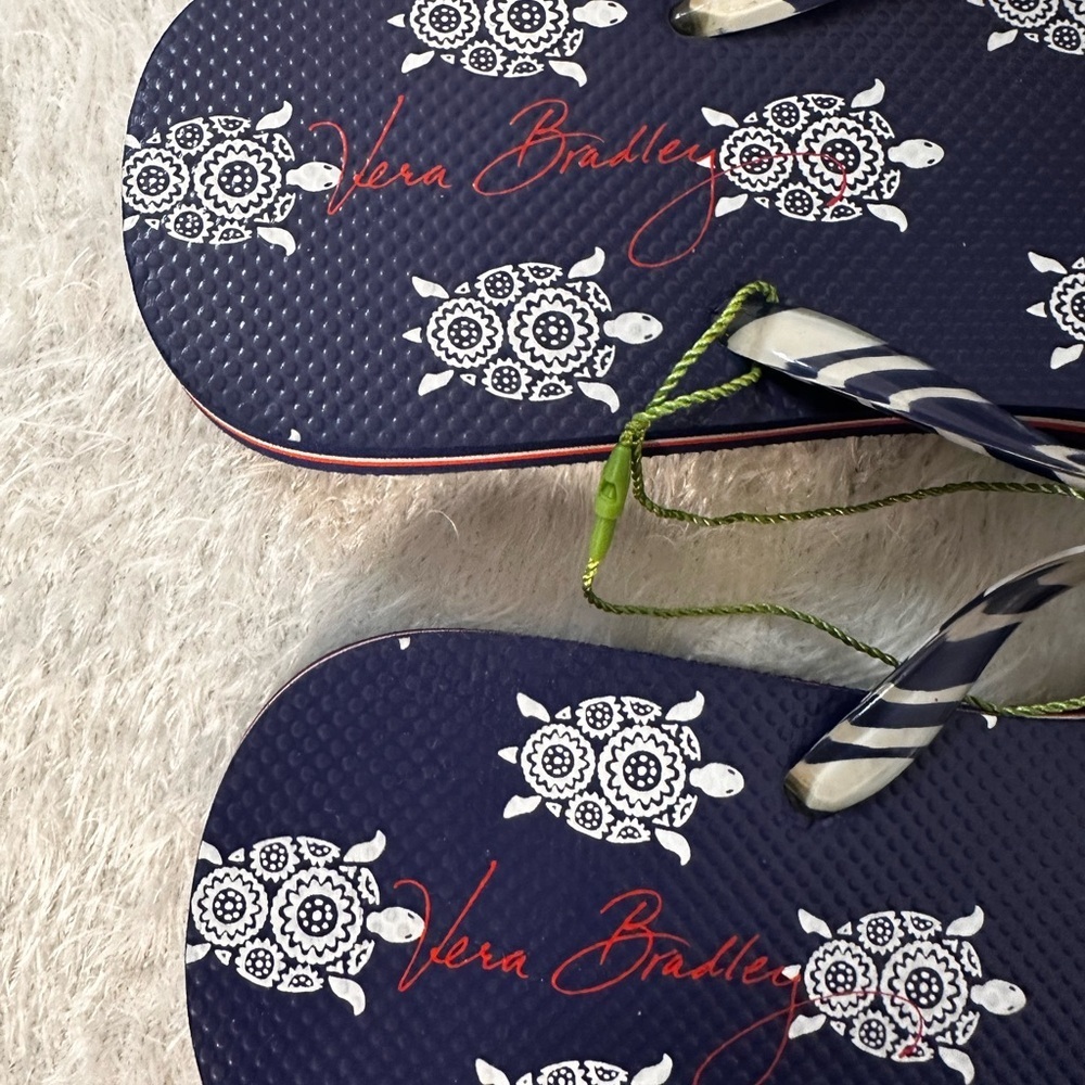 Vera Bradley Navy and White Sandals 💙🤍💙 - Picture 5 of 7